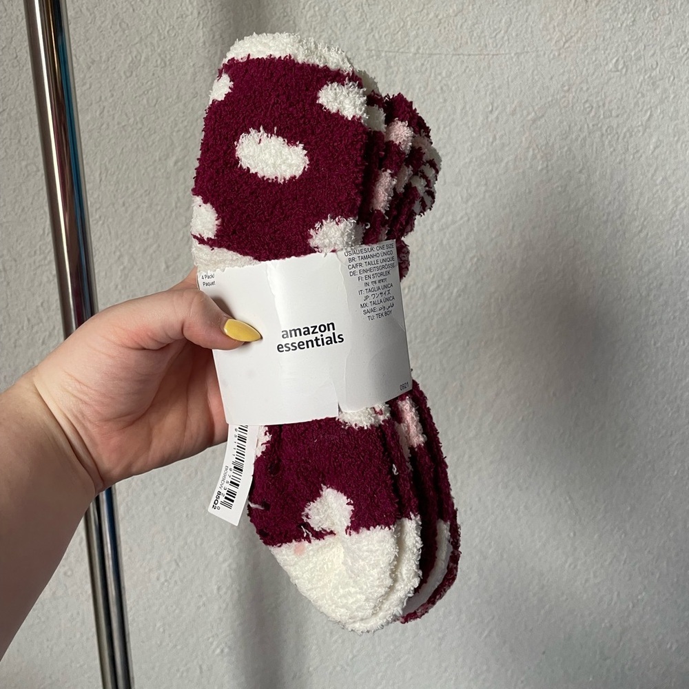 AMAZON ESSENTIALS 4 pack of socks